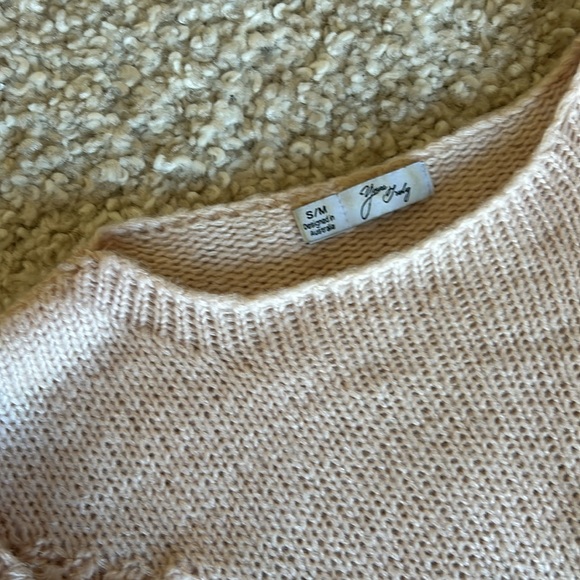 Soft pink winter pull over with intricate knitted detail. - Picture 3 of 7